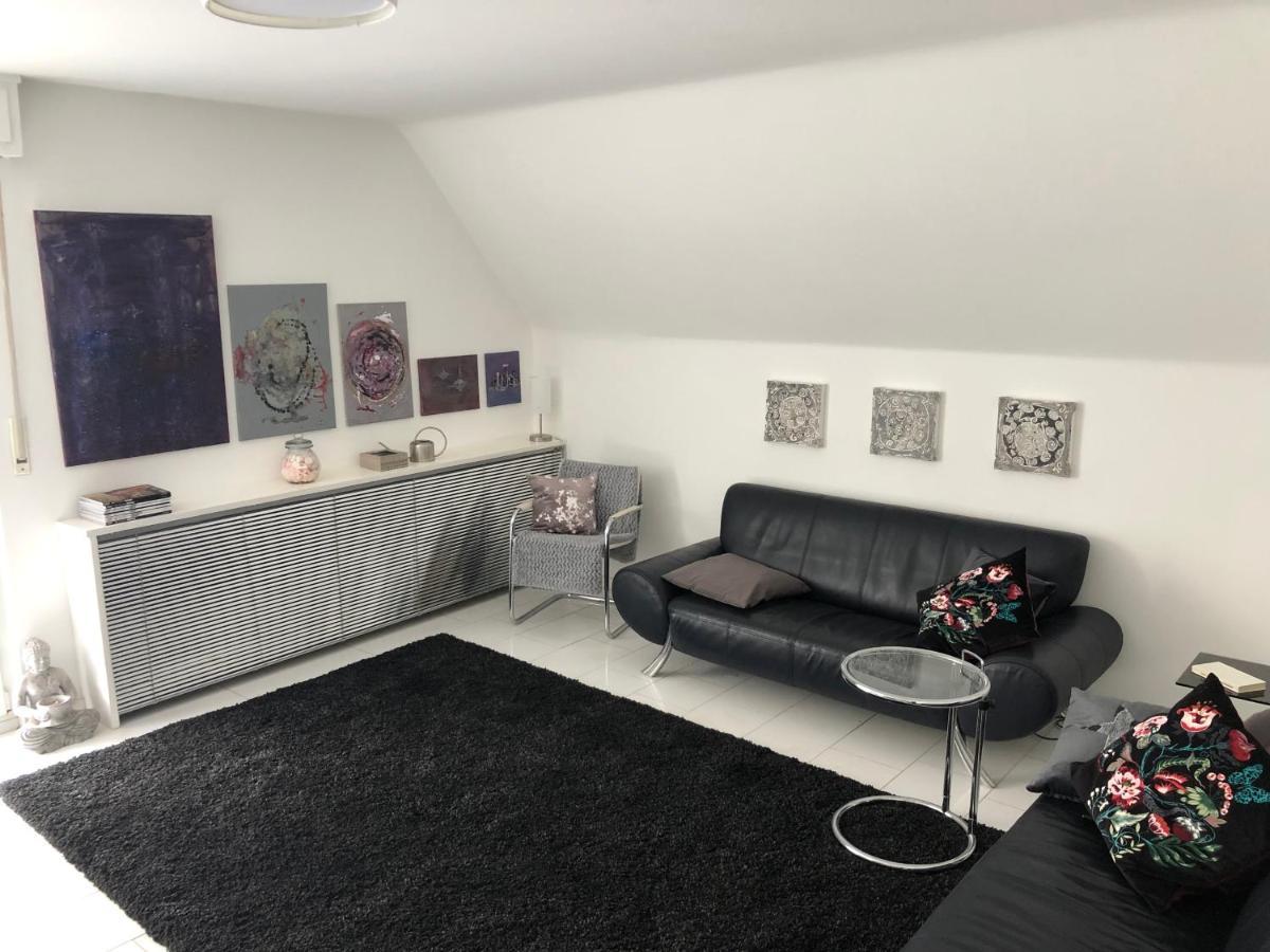 Bel Art Etage Mit Grossem Parkplatz Apartment Haan Luaran gambar