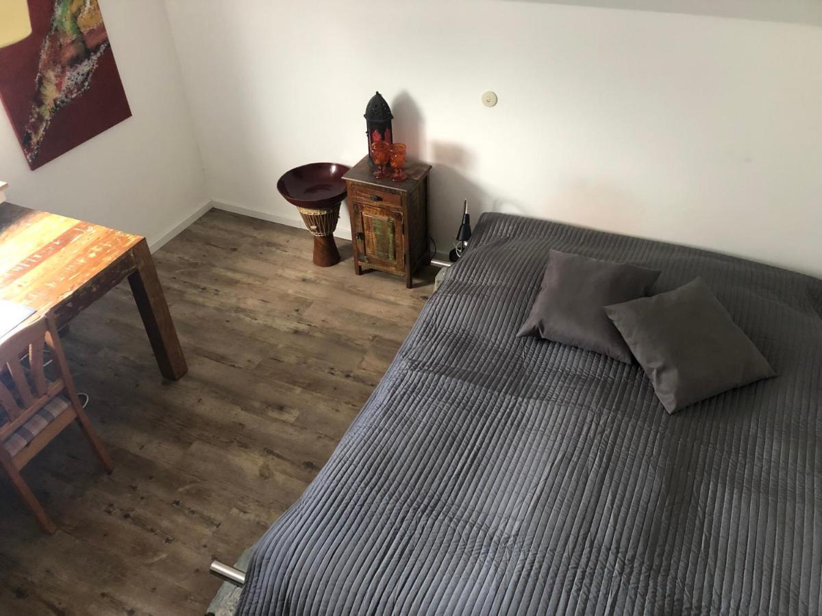 Bel Art Etage Mit Grossem Parkplatz Apartment Haan Luaran gambar