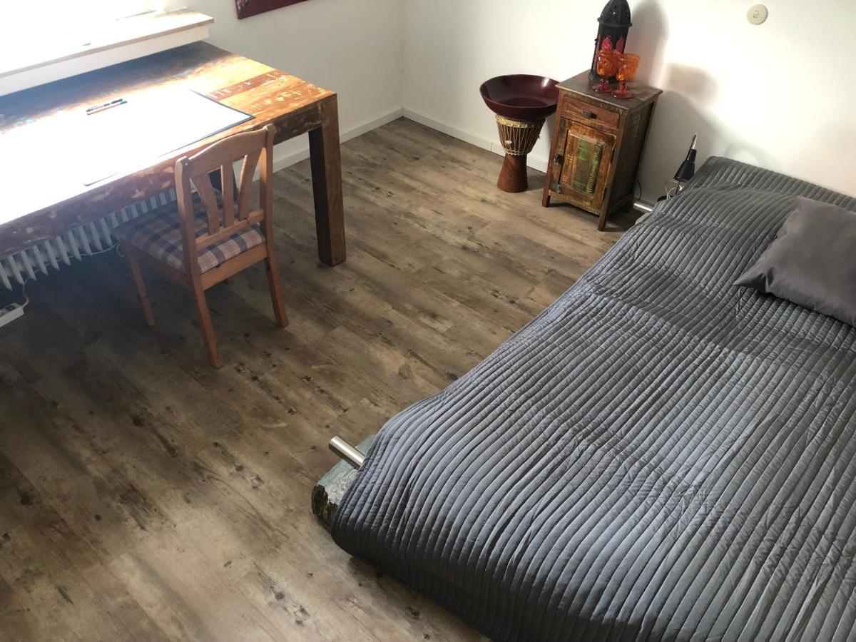 Bel Art Etage Mit Grossem Parkplatz Apartment Haan Luaran gambar