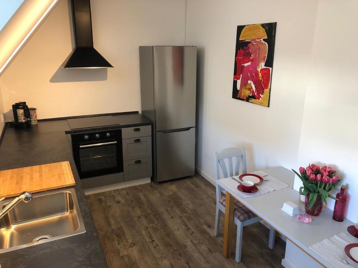 Bel Art Etage Mit Grossem Parkplatz Apartment Haan Luaran gambar