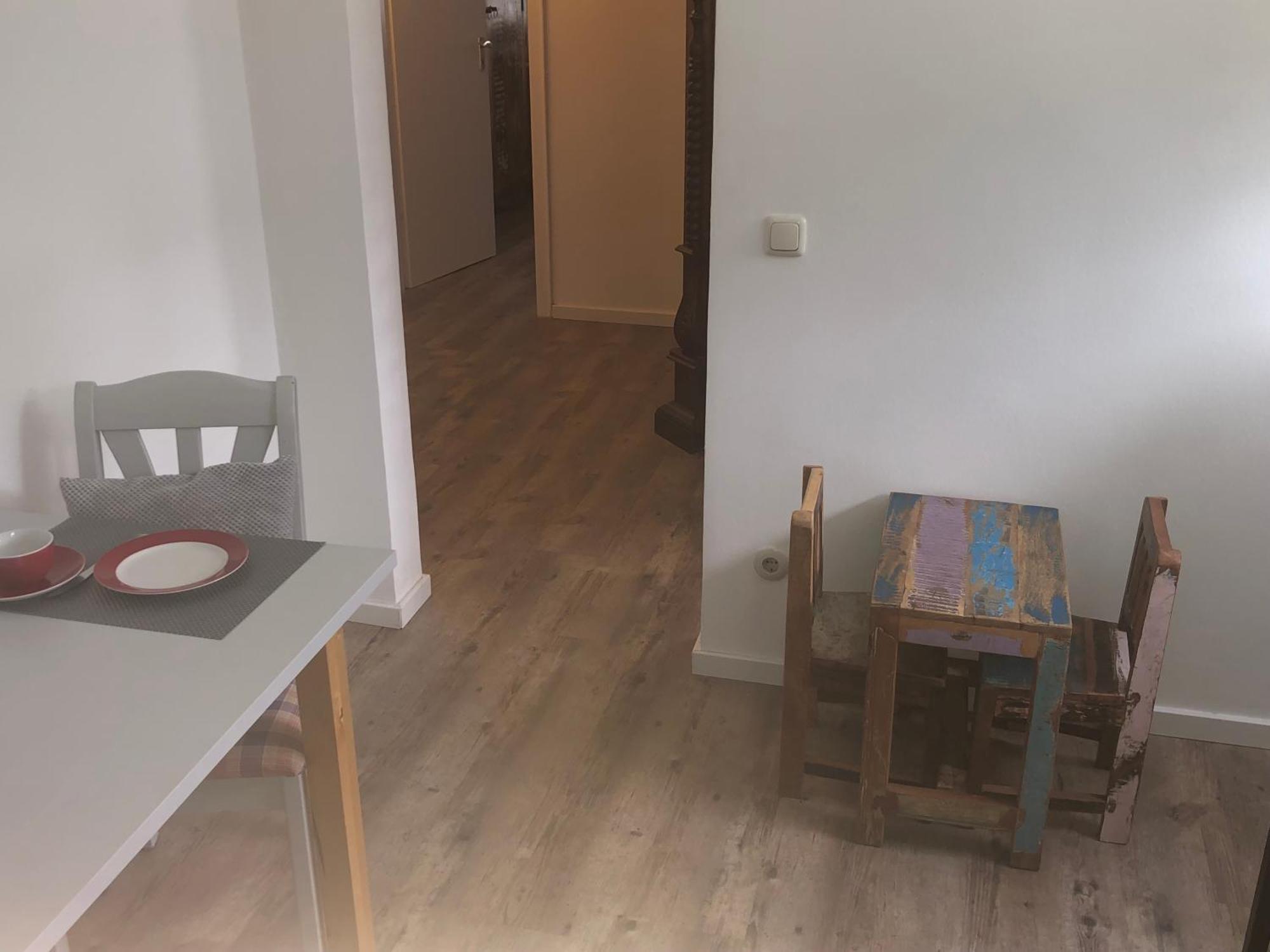 Bel Art Etage Mit Grossem Parkplatz Apartment Haan Luaran gambar